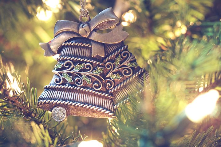 Deck the halls, but do it safely: WorkSafeBC