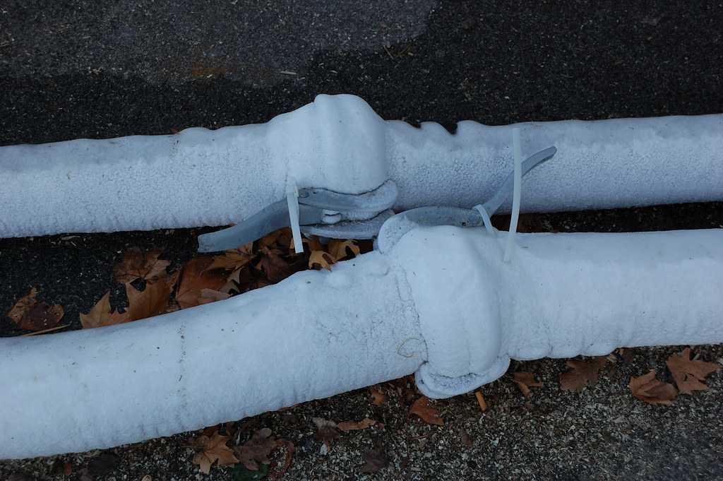 What to do if your frozen water pipe freezes