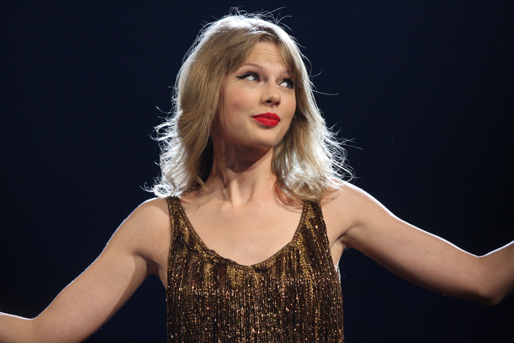 Reliving The Best Songs From Taylor Swifts ‘RED’ Album – Happy 8 Year Anniversary!