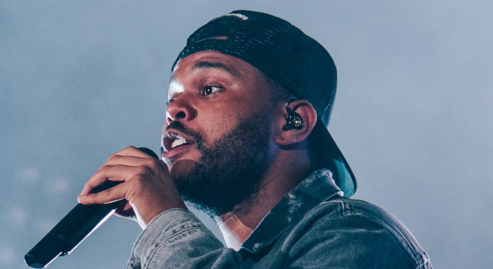 The Weeknd Chosen to Headline Superbowl Half-Time Show!