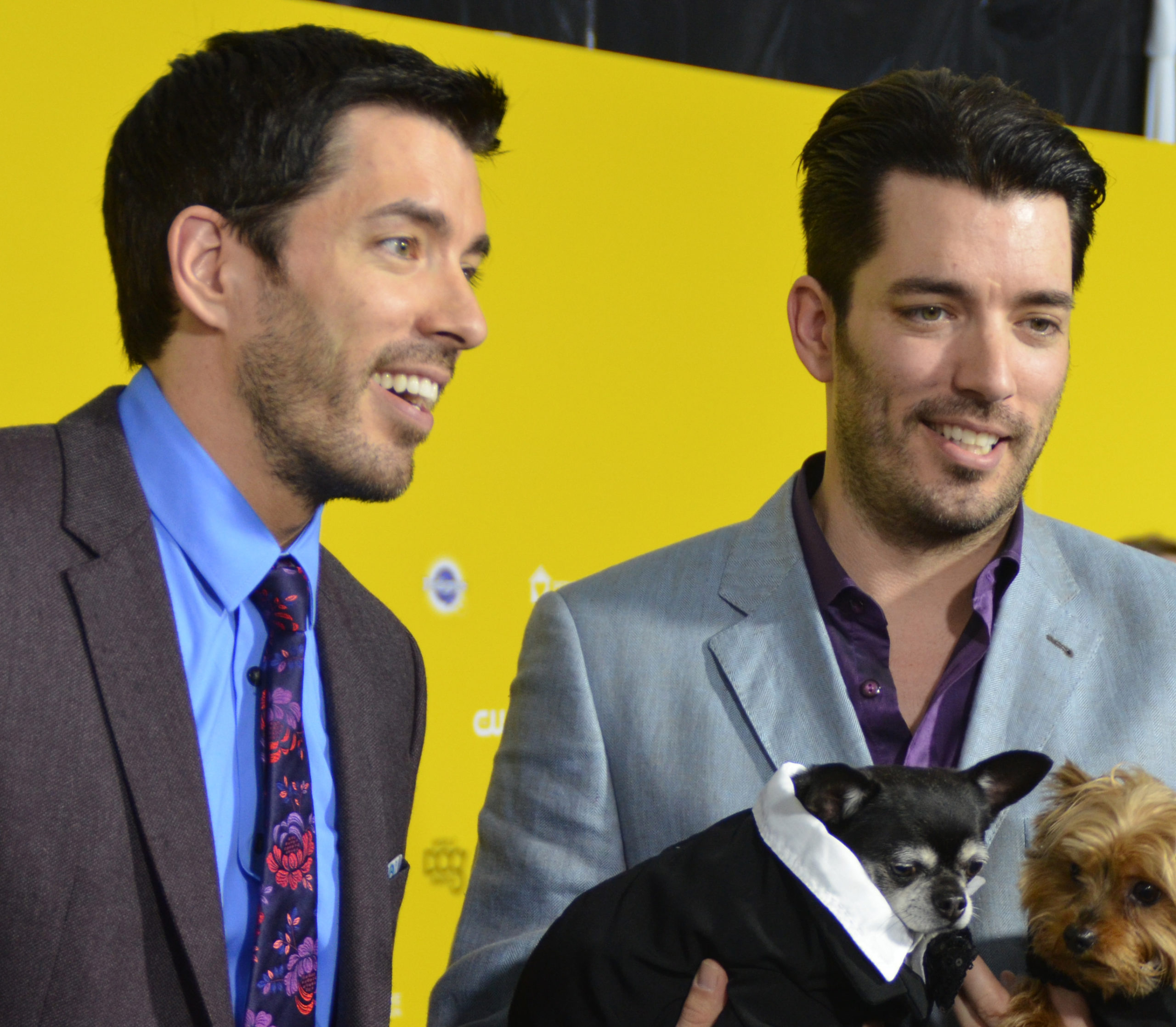 Property Brother Drew Scott Released A Christmas Song.. SURPRISE