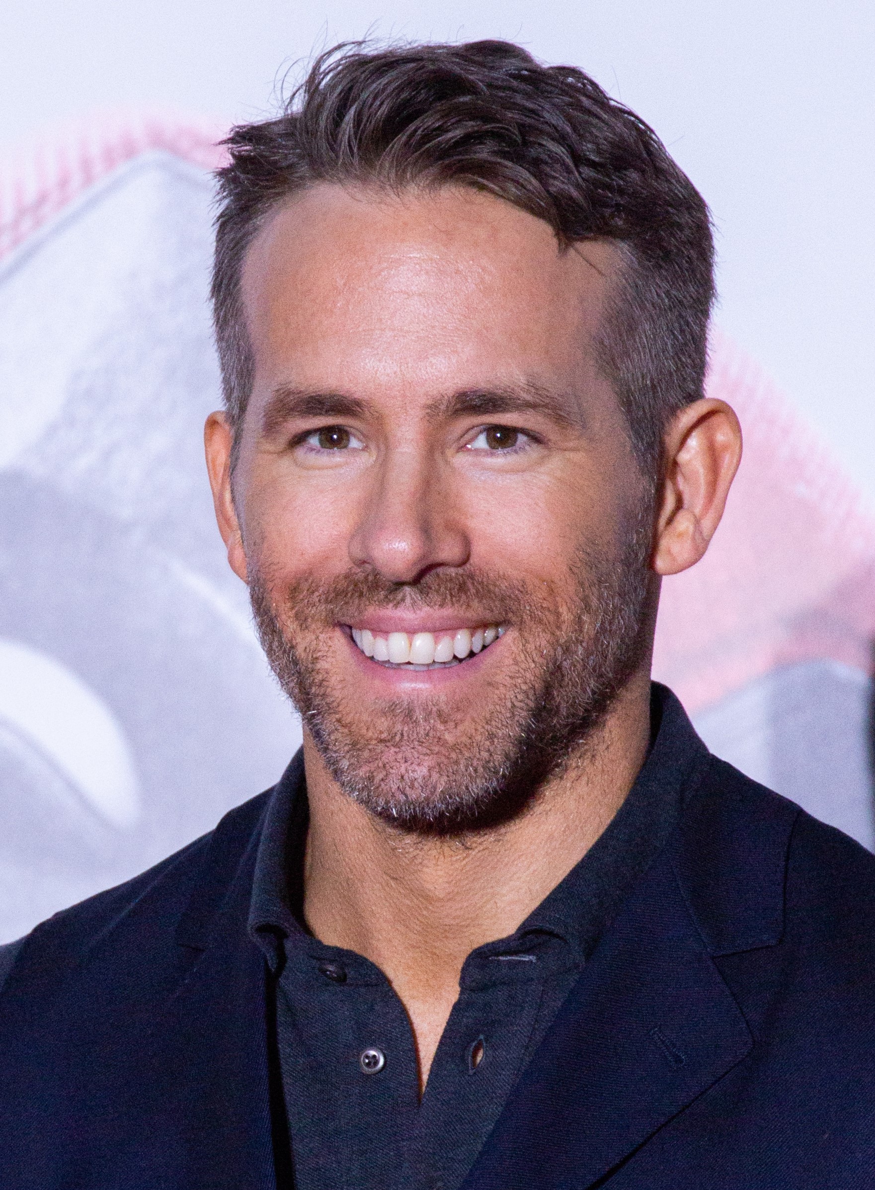 Ryan Reynolds Created A Video Of The Relationship That RUINED 2020 – PLUS your first listen to Taylor Swifts re-recorded music