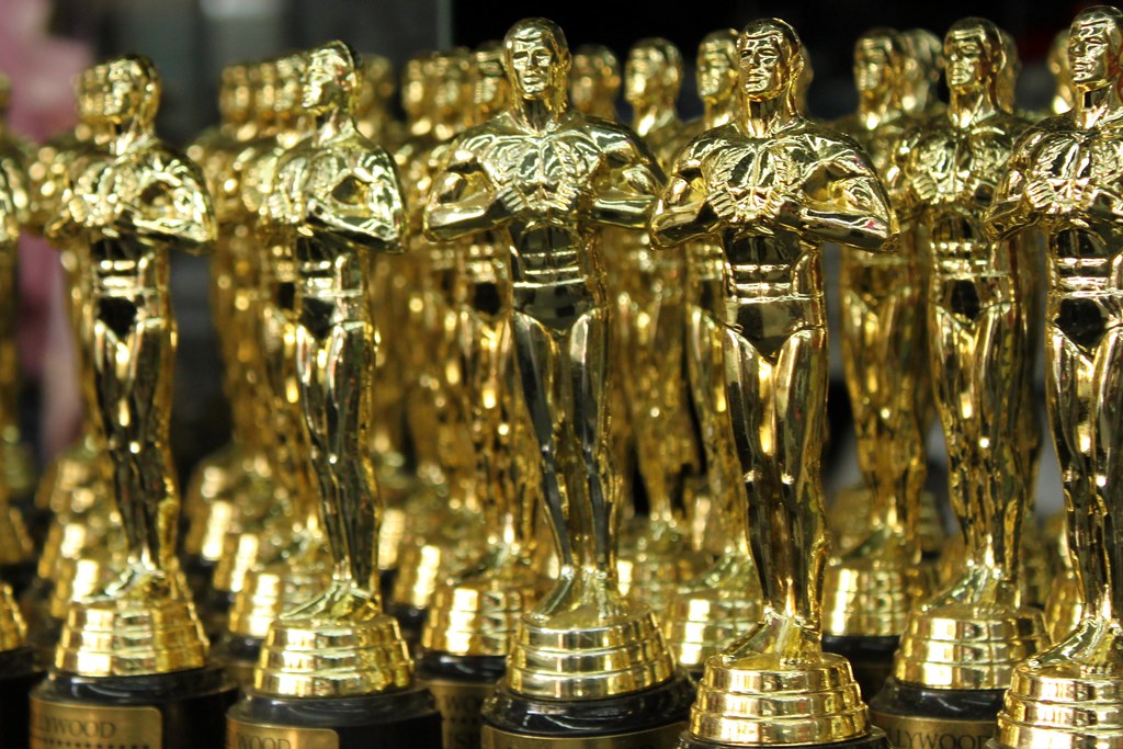 Regina Hall, Amy Schumer, Wanda Sykes to host Oscars